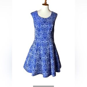 Betsey Johnson blue sleeveless brocade fit and flare dress Size 8